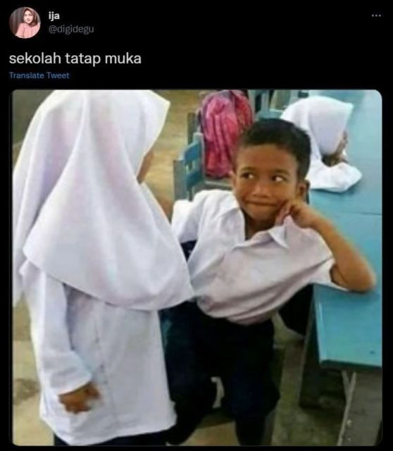 Meme Absurd ini Bukti Kekagetan Sekolah Tatap Muka Setelah Sekian Lama Belajar di Rumah. Hadeeh!