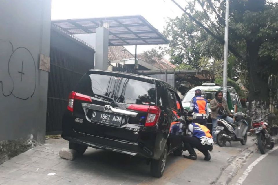 Sederet Derita Orang yang Punya Rumah di Pinggir Jalan. Bising Banget, Susah Dapat Keheningan :(