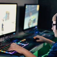 Bunda, Jangan Larang Anak Bermain Game Online