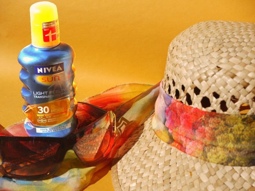 Inovasi Sunscreen yang Nggak Cuma Bentuk Cream Aja, Cara Pakainya Juga Beda!