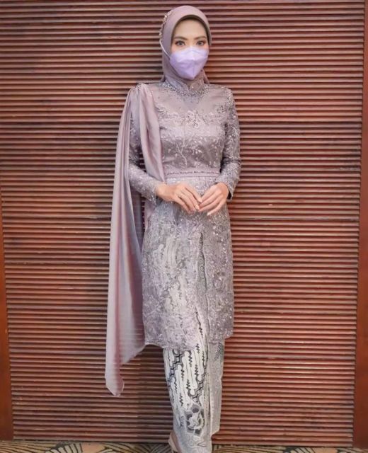 kebaya wisuda