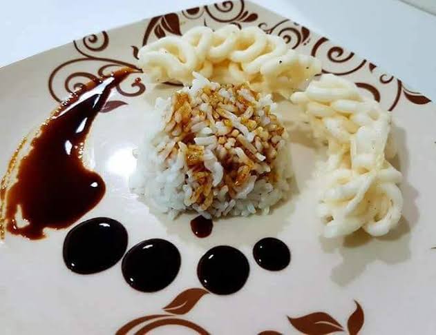 10 Foto Kreatifitas Plating Makanan Low Budget, Tetap Gengsi Meski Duit Lagi Tipis~