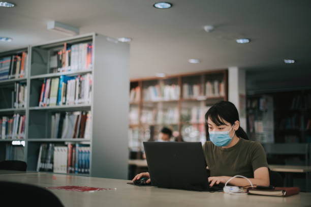 5 Tipikal Jenis Pengunjung Perpustakaan, Kamu Paling Sering Ketemu yang Mana?