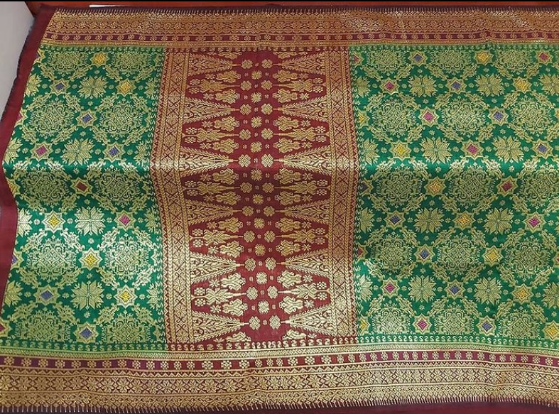 Perbedaan Kain Songket dengan Kain Tenun Ikat