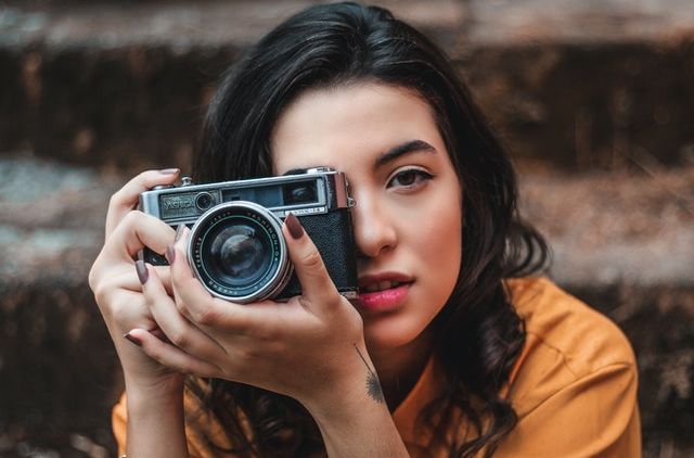 Menembus Ruang dan Waktu, Merekam Jejak Sejarah melalui Karya Fotografi