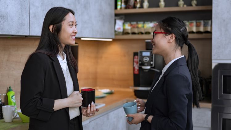 Lunturnya Jati Diri Bahasa Indonesia Akibat Bahasa Gaul