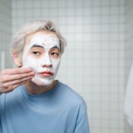 7 Rekomendasi Face Wash untuk Cowok. Please, Jangan Pakai Sabun Mandi Lagi ya!