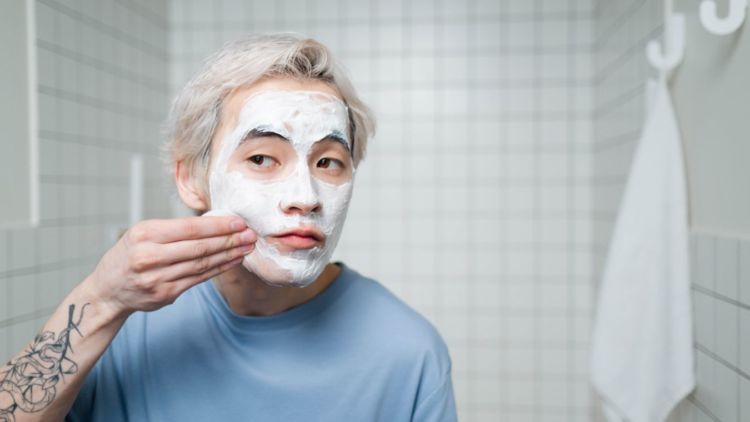 7 Rekomendasi Face Wash untuk Cowok. Please, Jangan Pakai Sabun Mandi Lagi ya!