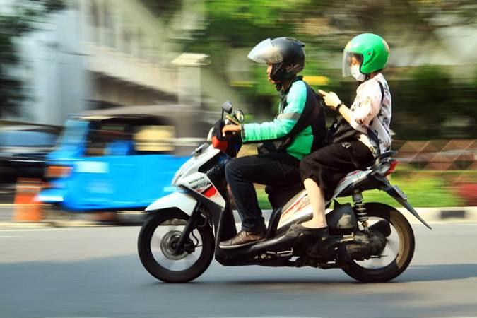 Momen Absurd yang Sering Terjadi Antara Pengemudi Ojek Online dan Penumpang. Hening Seketika~