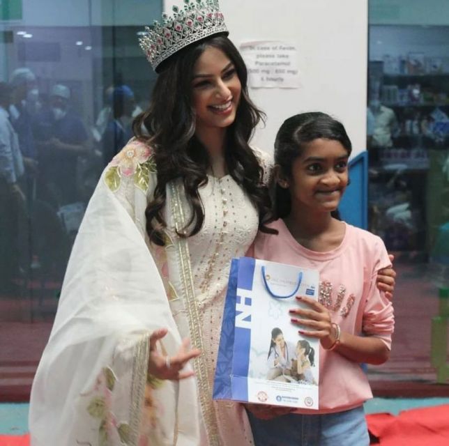 8 Potret Gaya Harnaaz Sandhu, Pemenang Miss Universe 2021 dari India