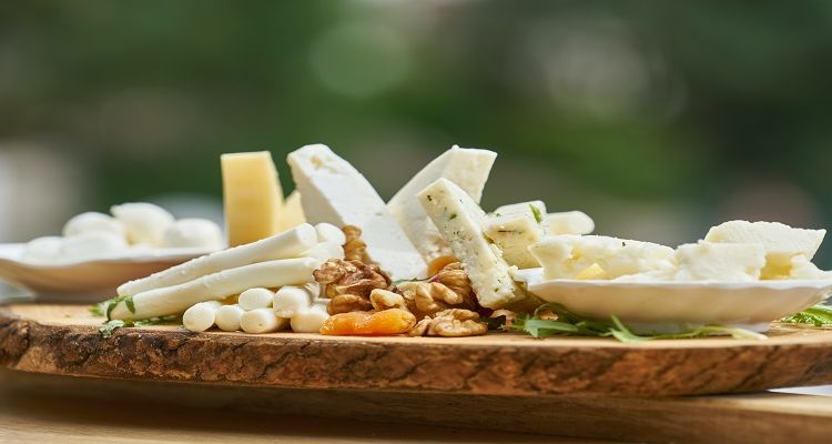 Yuk, Kenali 5 Jenis Keju Terkenal Lainnya Selain Mozarella dan Cheddar!