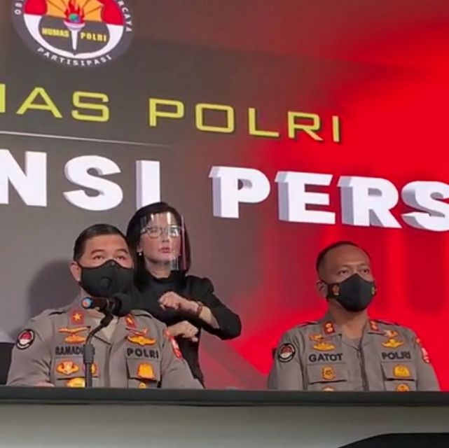 Konferensi pers Polri