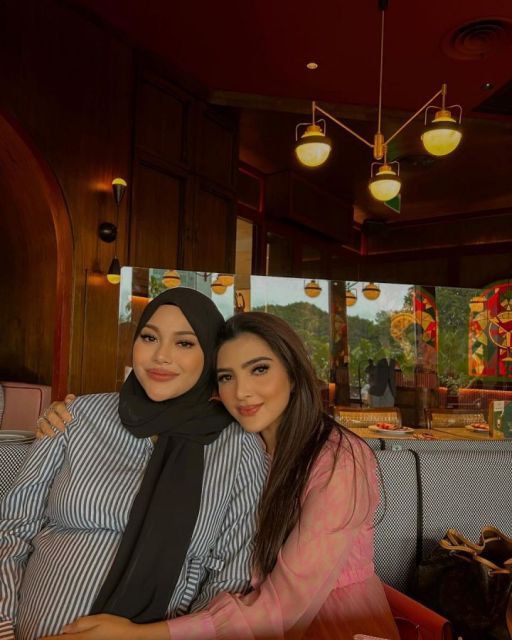 Bunda Ashanty dan Aurel | Credit: Insatgram (@aurelie.hermansyah)