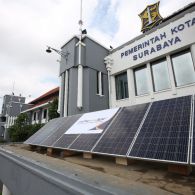 Lima Fakta Unik PLTS Atap Di Gedung Balai Kota Surabaya