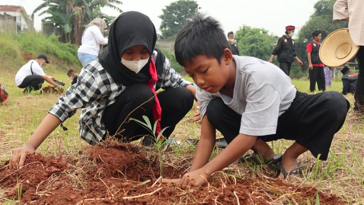 Komunitas Bekasi Kompak Tanam Kebaikan di Awal Tahun Lewat Tanam Pohon di Festival Pohon: Beks to Nature