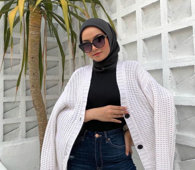 Potret Gaya Hijab ala Selebgram Diba Fahira @dibafahira