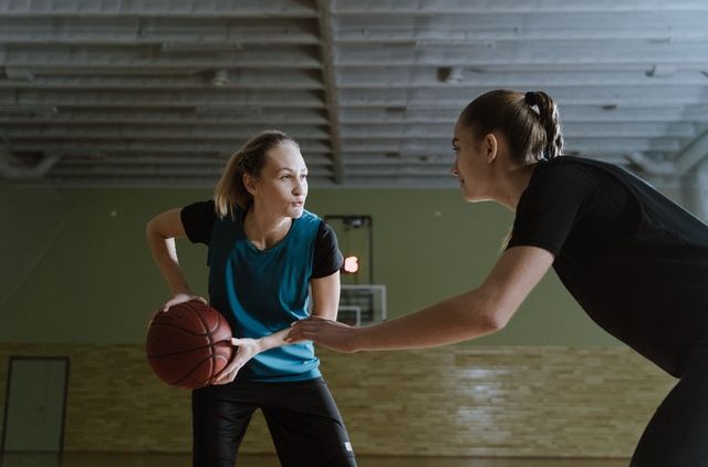 Hempaskan Mindermu Girls, Siapkan ini sebagai Modalmu Jadi Pemain Basket!