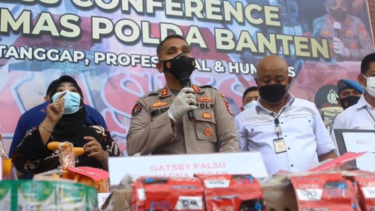 Fakta Penggerebekan Pabrik Sampo Palsu di Tangerang; Merek hingga Bahan Baku