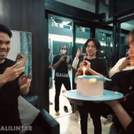 Hari Pertama Jadian, Thariq Mendapatkan Surprise Ulang Tahun dari Fuji