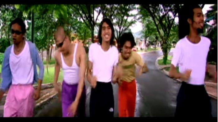 Video Klip Lagu 2000-an yang Layak Dapat Remake. Nostalgianya Pasti Dapat!