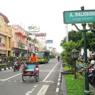 PKL Malioboro Mulai Direlokasi oleh Pemda DIY. Pindah ke Lokasi Resmi