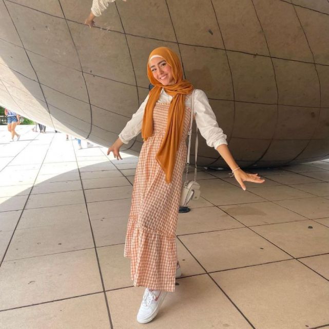 Fesyen berhijab ala TikToker @zahra