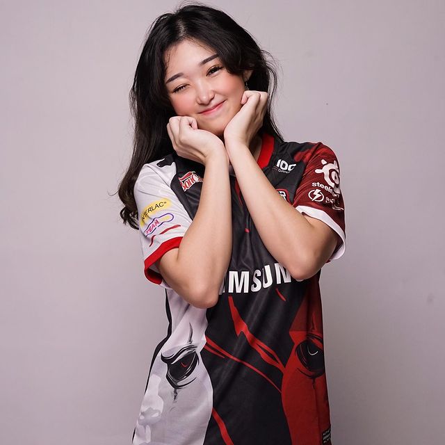 potret gaya simpel Livy Renata, Gamers yang sedang viral