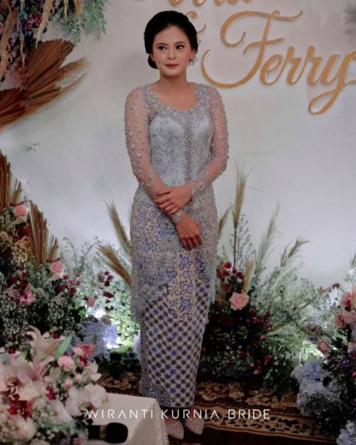 Rekomendasi kebaya biru full payet