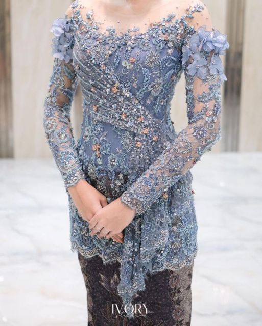 Rekomendasi kebaya biru full payet