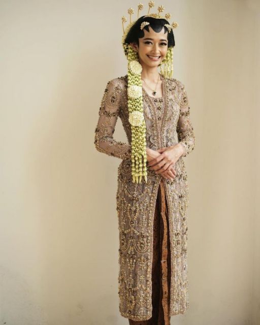 Rekomendasi kebaya cokelat