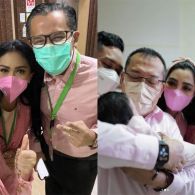 Kompak Pakai Pink, 6 Potret Keluarga Sambut Kedatangan Baby A