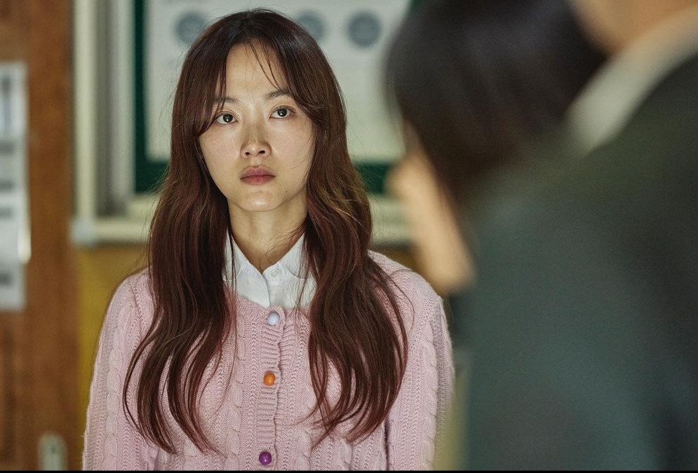 Lee-Yoo-mi-dalam-aktingnya sebagai Na-yeon dalam drama All of Us Are Dead