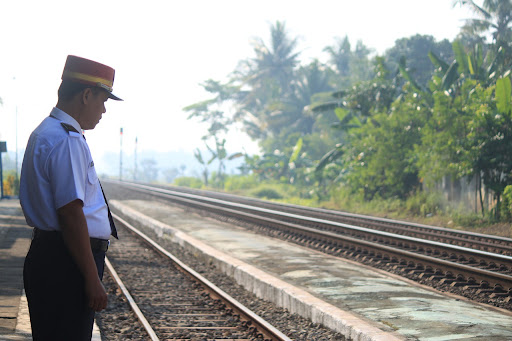 Ternyata, Segini Gaji Masinis KAI dan KRL beserta Tunjangan