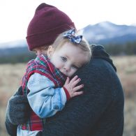 Tidak Semua Ayah adalah Cinta Pertama Seorang Perempuan, Karena Terkadang Fakta Berbicara Sebaliknya