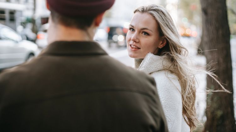 Pengalaman Jatuh Cinta Pertama, Jangan Mengikat Jika Tak Berniat Mengikat