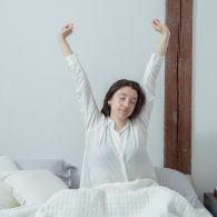 5 Aktivitas Sederhana Setelah Bangun Tidur di Pagi Hari Ini Bisa Bantu Aktifkan Energi Positif Agar Good Mood Sepanjang Hari