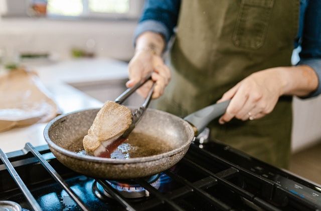 Tutorial Menggoreng Ikan Jenis Apapun, Supaya Tidak Muncrat-Muncrat