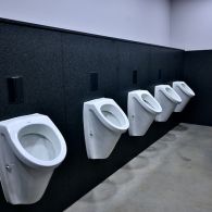 Pengalaman Kocak saat Buang Air di Toilet Otomatis. Bagaimana Cara Ceboknya, ya?~