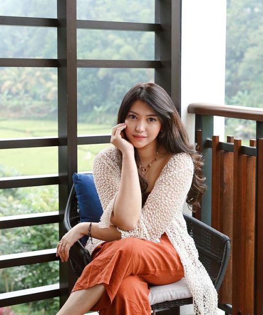 Profil Dewi Paramitha Pacar Ibrahim Risyad, Selebgram Cantik Mantan Sekretaris Pribadi Menteri