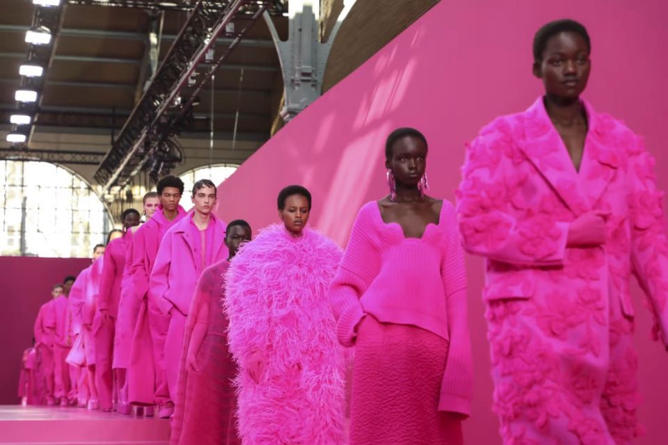 Fakta-fakta Pink Show Valentino di Paris Fashion Week