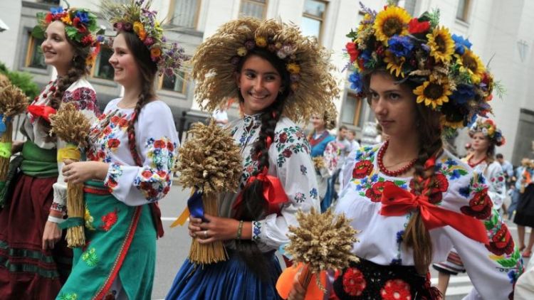 Mengenal Vyshyvanka, Baju Khas Ukraina dengan Bordir yang Khas