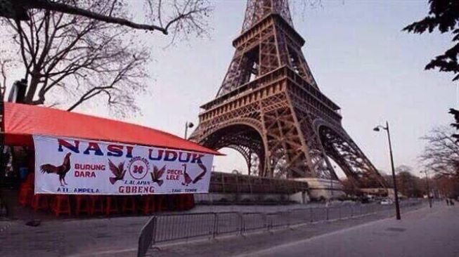 Nasi Uduk di samping Menara Eifel