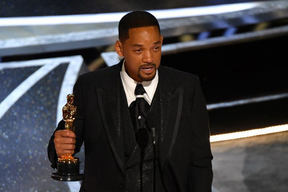 Aktor Will Smith Menampar Komedian Chris Rock Dalam Penghargaan Piala Oscar 2022