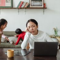 Sepak Terjangku Sebagai Penulis Freelance sambil Merawat Anak