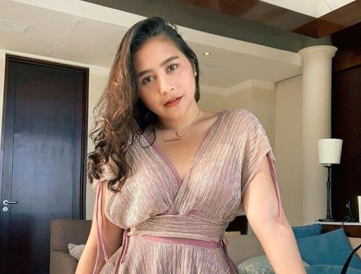 pendidikan prilly latuconsina