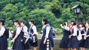 Serba-serbi Larangan Ikat Rambut Bagi Siswi di Jepang. Absurd banget!