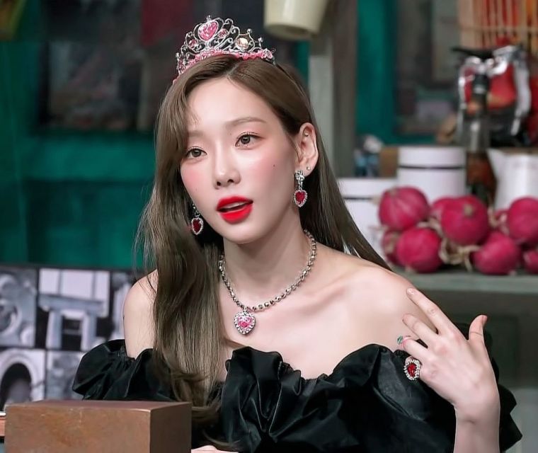 taeyeon viral pakai kalung daiso