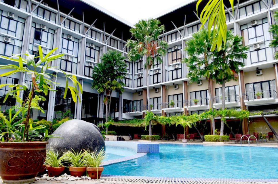 Kolam renang hotel