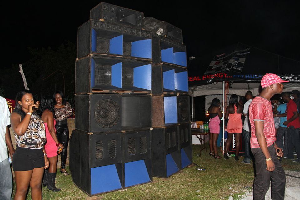 Ilustrasi Sound System