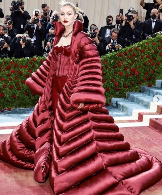 gaya seleb di Met Gala 2022